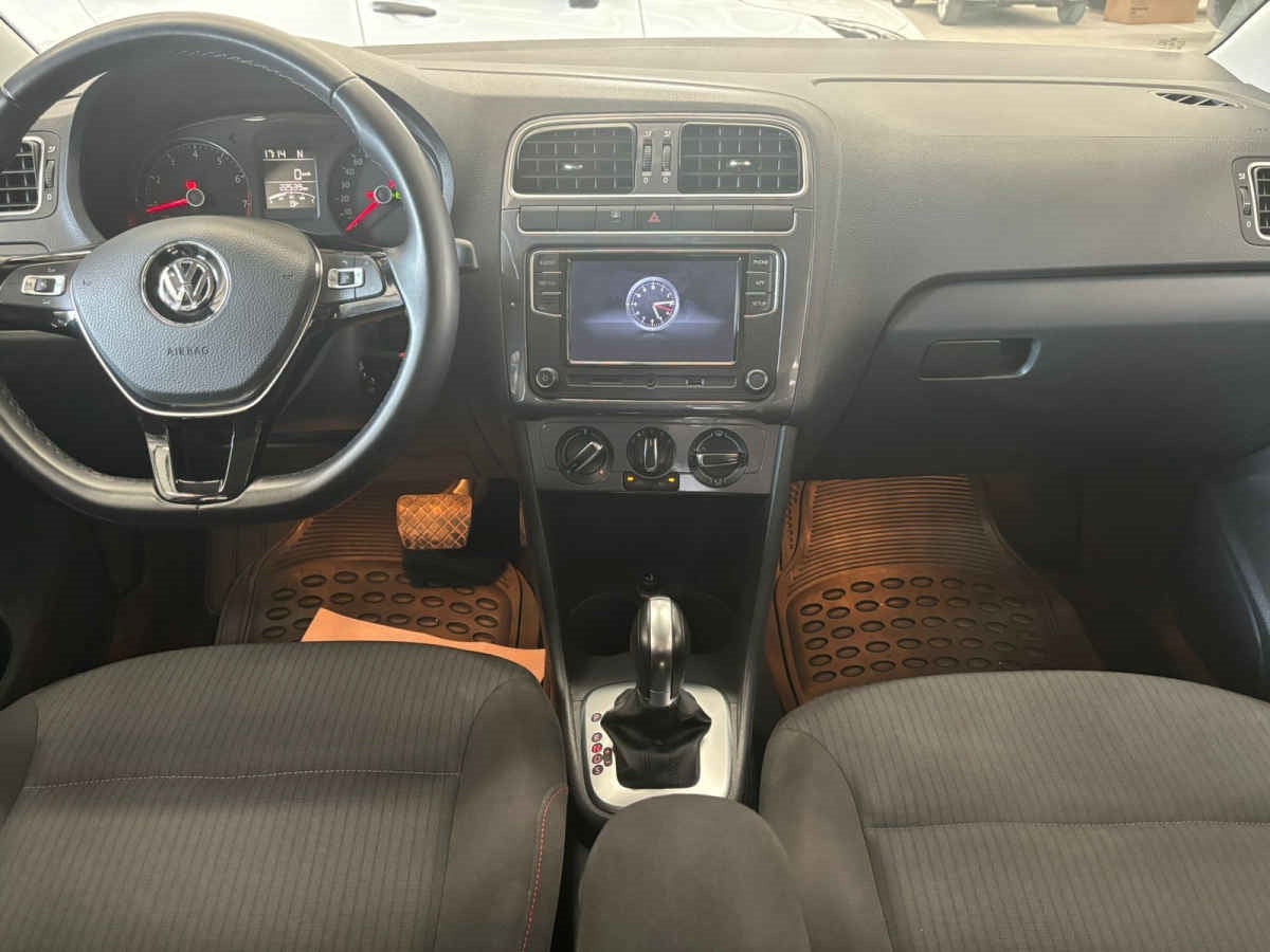 2022 Volkswagen Polo 5p Comfortline Plus L4/1.6 Aut
